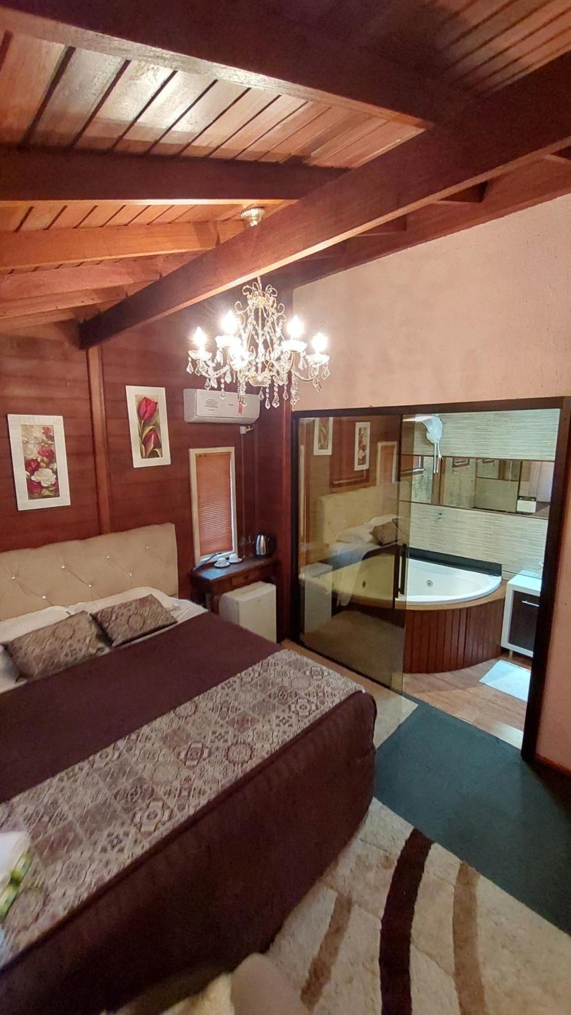 Requinte Serrano Inn *