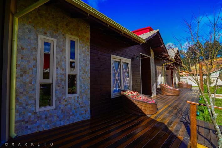 Requinte Serrano Inn *